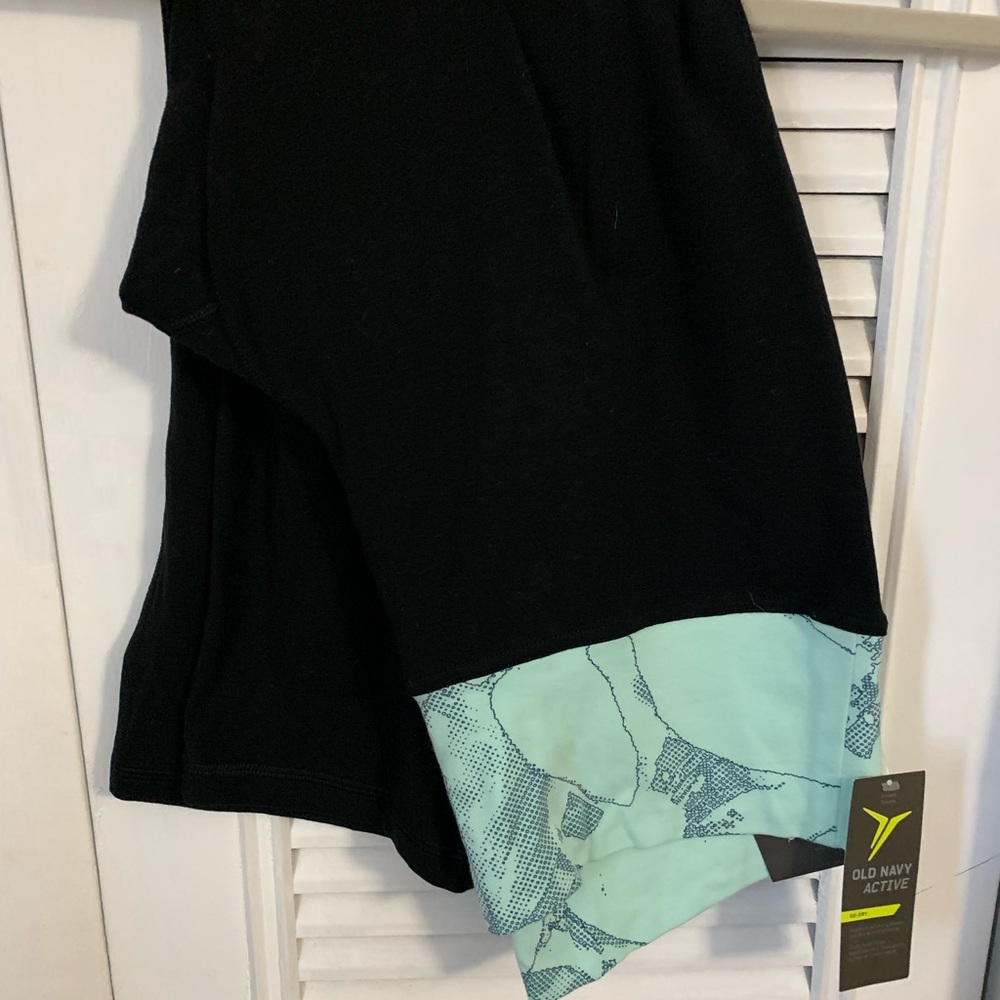 BNWT Old Navy Active Crop Pants XL